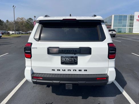 New 2026 Toyota 4Runner SR5 image 13