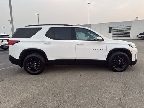 Used 2022 Chevrolet Traverse LT w/ Midnight/Sport Edition AWD/4WD image 4