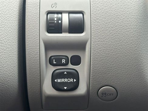 Used 2011 Subaru Forester 2.5X Premium w/ All-Weather Pkg image 21