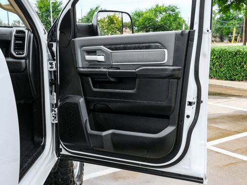 Used 2020 RAM 2500 Big Horn image 40