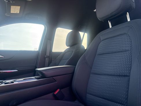 Used 2026 Chevrolet Equinox LT image 40