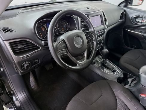 Used 2020 Jeep Cherokee Latitude w/ Cold Weather Group image 17