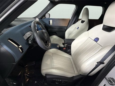 Used 2025 MINI Cooper Countryman S w/ Comfort Package Max image 17