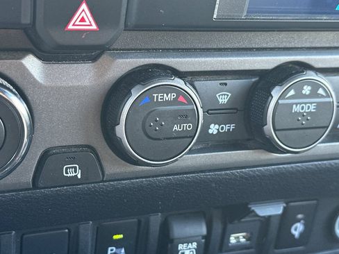 Used 2021 Toyota Tacoma TRD Off-Road w/ Technology Package image 28