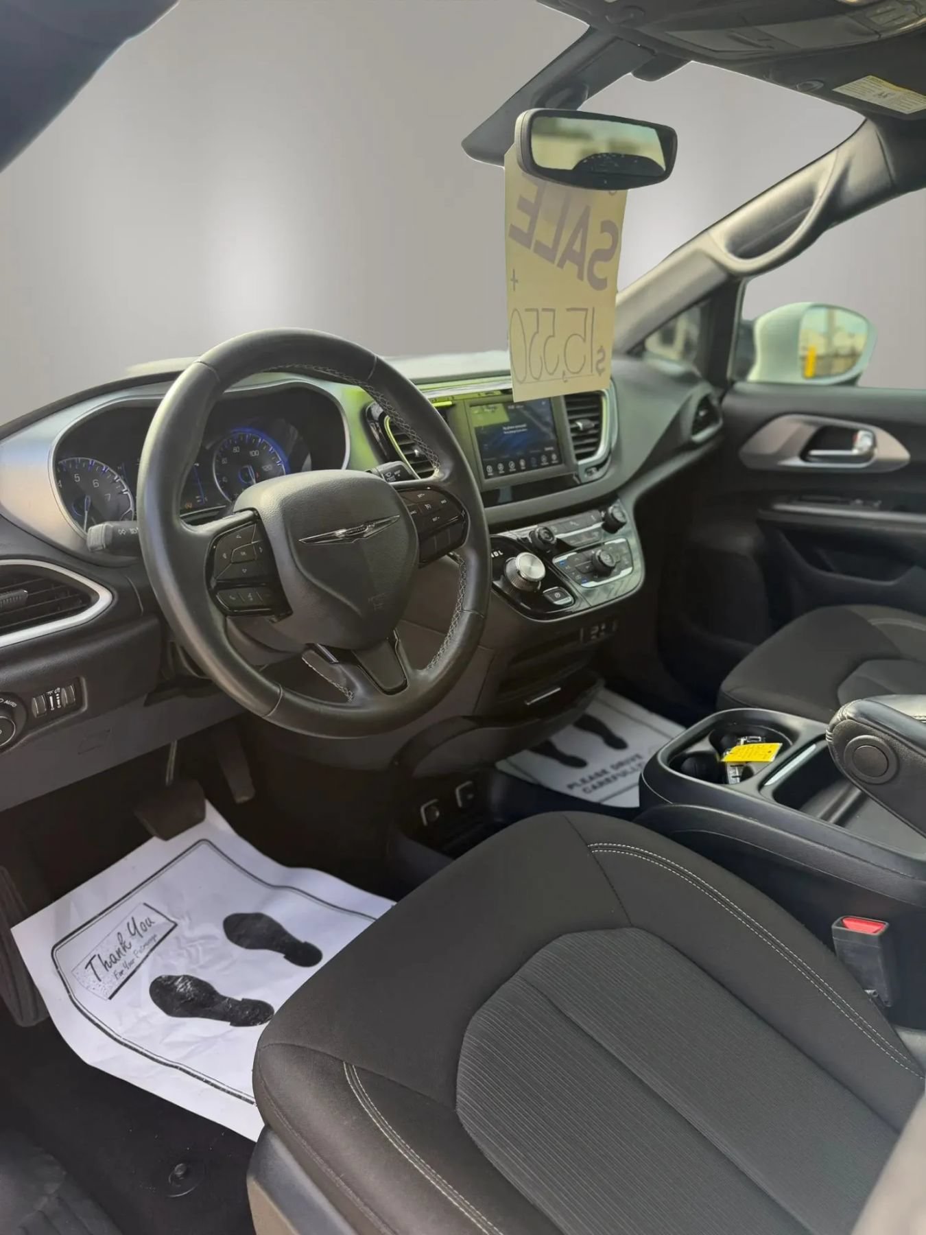 Used 2020 Chrysler Pacifica Touring w/ S Appearance Package FWD image 19