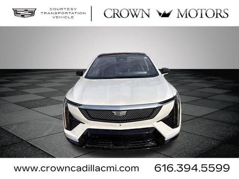 Used 2025 Cadillac Optiq Luxury 1 w/ LPO, Floor Liner Package image 2