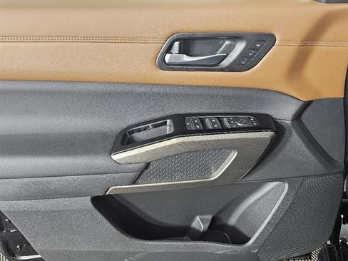 New 2025 Nissan Pathfinder Platinum image 41