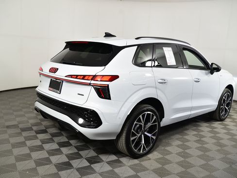 New 2026 Audi Q3 quattro 2.0T AWD/4WD image 9