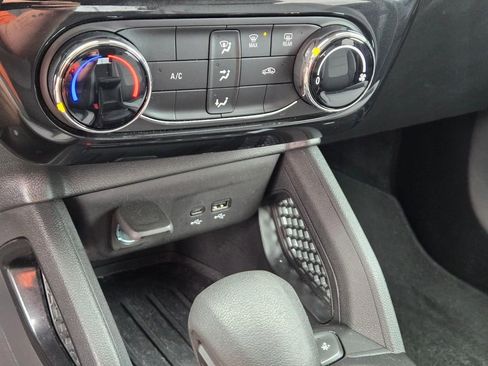 Used 2024 Chevrolet TrailBlazer LT w/ Driver Confidence Package FWD image 17