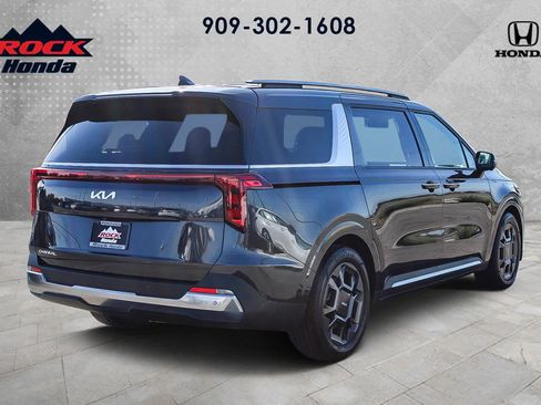 Used 2025 Kia Carnival SX image 4