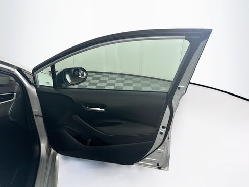 Used 2021 Toyota Corolla LE w/ Carpet Mat Package (TMS) FWD image 29