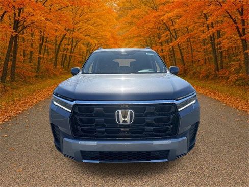 New 2026 Honda Pilot Touring image 2