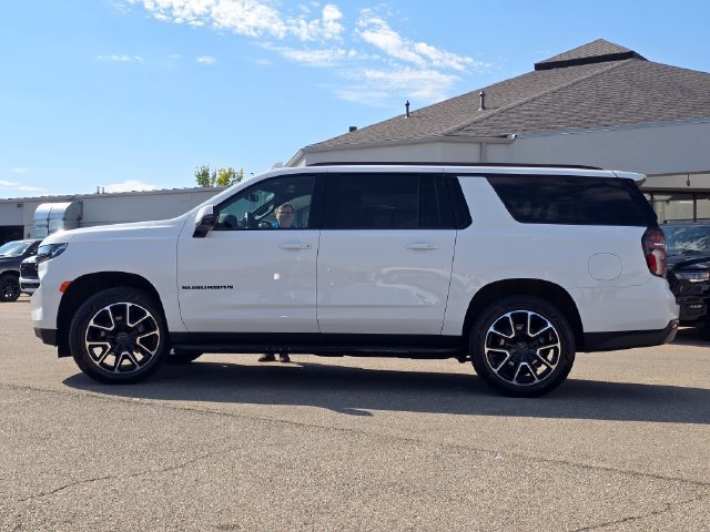 Used 2023 Chevrolet Suburban RST w/ Luxury Package AWD/4WD image 27
