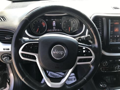 Used 2018 Jeep Cherokee Trailhawk w/ Quick Order Package 27L AWD/4WD image 9