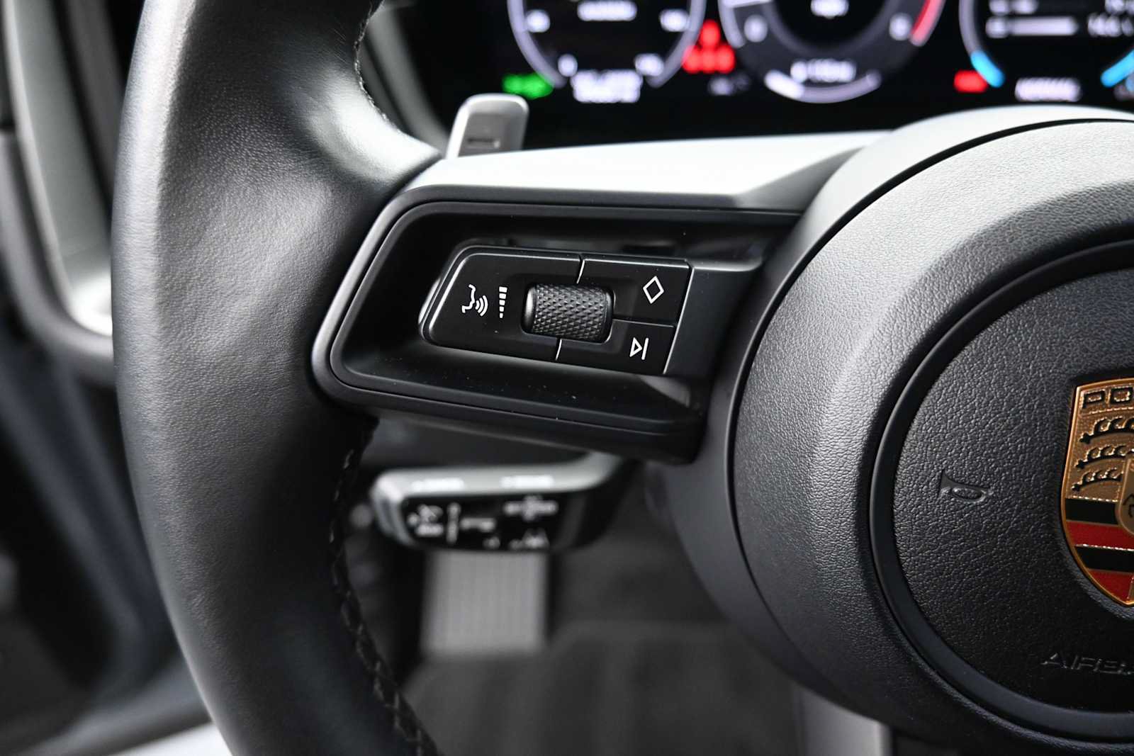 Certified 2024 Porsche Cayenne Coupe AWD/4WD image 12