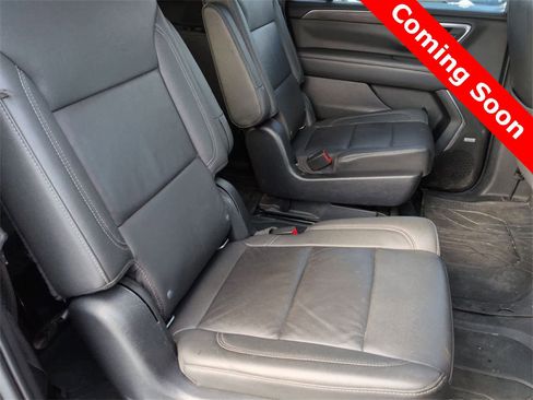 Used 2022 Chevrolet Suburban LT w/ Luxury Package image 20