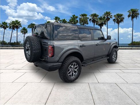 Used 2025 Ford Bronco Badlands image 8