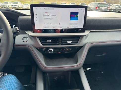 New 2026 Ford Explorer ST image 3