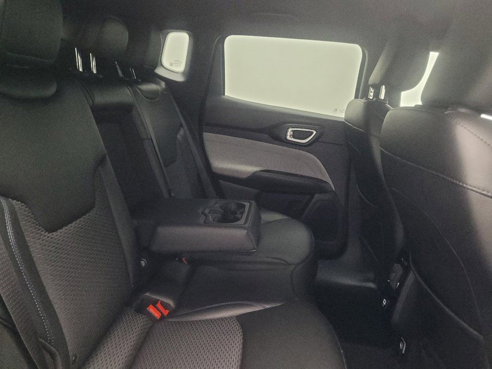 Used 2024 Jeep Compass Latitude AWD/4WD image 19