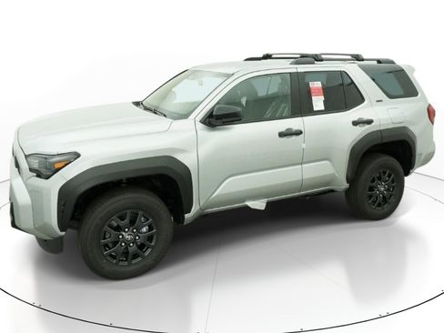 New 2026 Toyota 4Runner SR5 AWD/4WD image 2