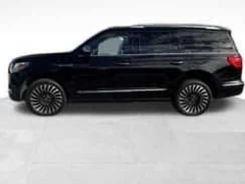 Used 2021 Lincoln Navigator Black Label image 2