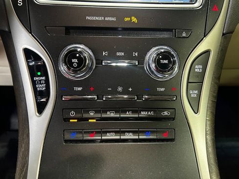 Used 2020 Lincoln Nautilus Reserve image 14