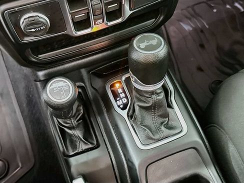 Used 2023 Jeep Wrangler Unlimited w/ Cold Weather Group AWD/4WD image 15