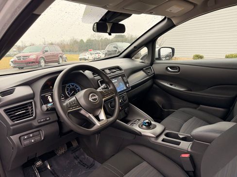 Used 2023 Nissan Leaf S image 13