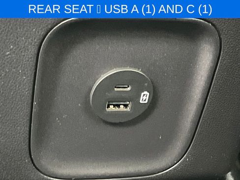 Used 2022 Ford Escape SE image 19