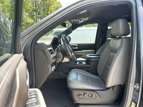 Used 2022 GMC Yukon XL SLT w/ SLT Luxury Package RWD image 2