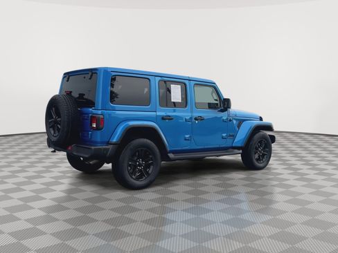 Used 2022 Jeep Wrangler Unlimited Sahara AWD/4WD image 9