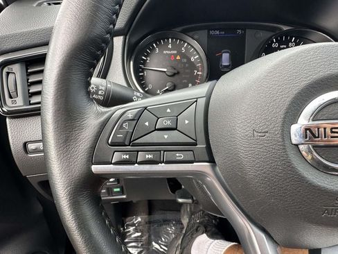 Used 2019 Nissan Rogue SV w/ Premium Package AWD/4WD image 30