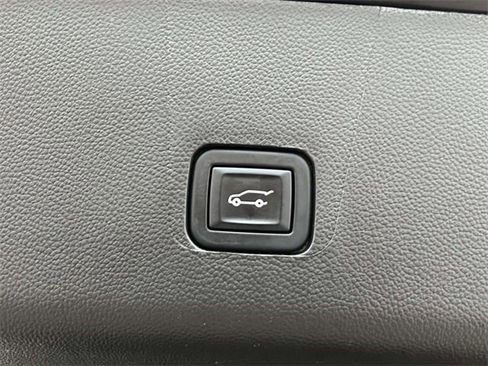 Certified 2023 Chevrolet Traverse LT image 10