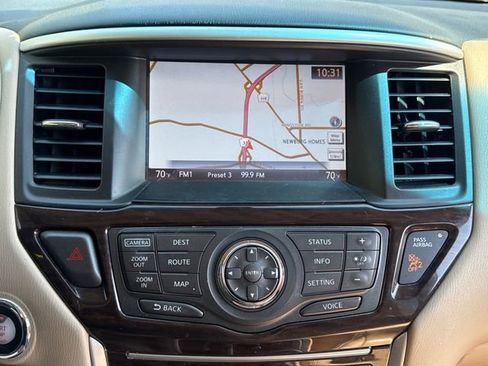 Used 2016 Nissan Pathfinder Platinum w/ Family Entertainment Package FWD image 32