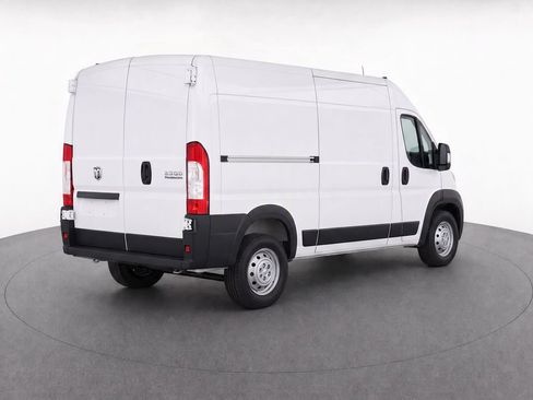 Used 2025 RAM ProMaster 2500 w/ Convenience Group FWD image 9