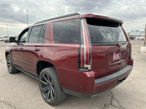 Used 2019 Cadillac Escalade Premium Luxury image 7