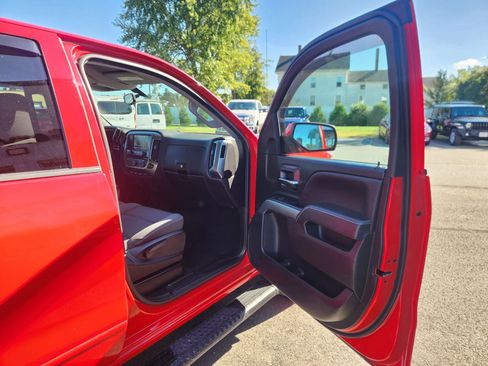 Used 2018 Chevrolet Silverado 1500 LT w/ All Star Edition image 38
