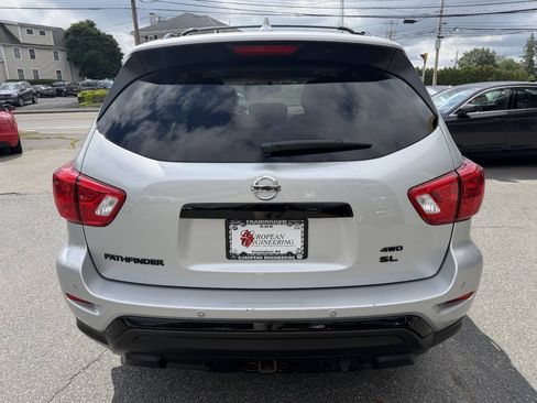 Used 2020 Nissan Pathfinder SL AWD/4WD image 6