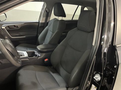 Used 2025 Toyota RAV4 LE FWD image 13