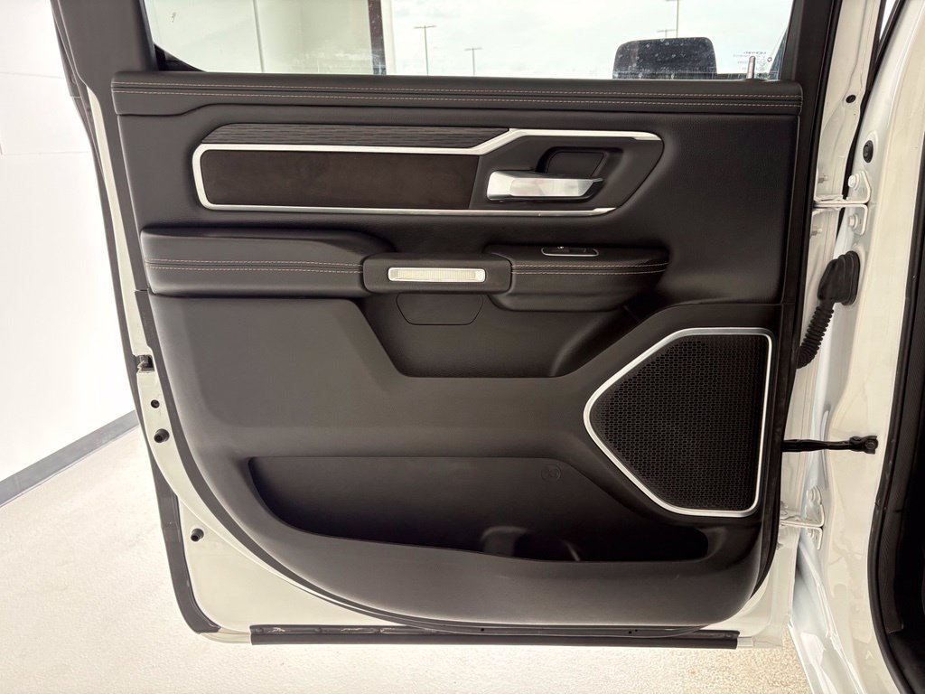 Used 2023 RAM 1500 Laramie AWD/4WD image 32