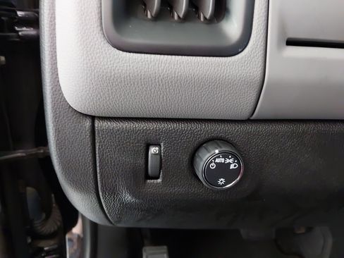 Used 2019 Chevrolet Colorado W/T w/ WT Convenience Package RWD image 24