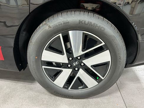 New 2026 Hyundai Ioniq 9 SEL AWD/4WD image 14