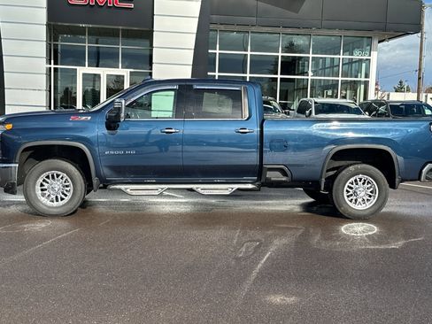 Used 2021 Chevrolet Silverado 2500 LTZ w/ LTZ Convenience Package image 7