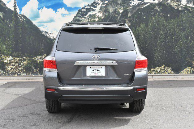Used 2011 Toyota Highlander 4WD w/ Tech Pkg image 10