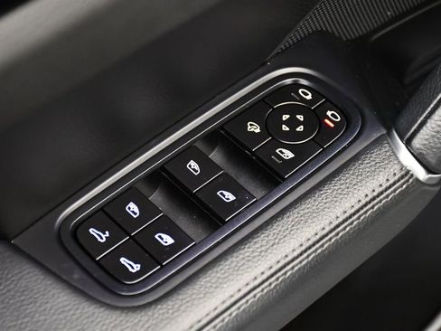 Used 2022 Porsche Cayenne image 37