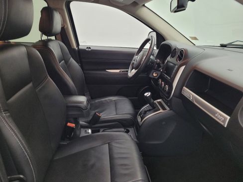 Used 2017 Jeep Compass High Altitude AWD/4WD image 21