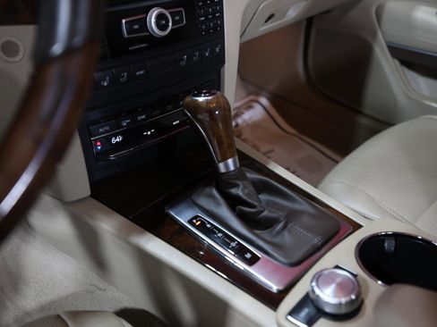 Used 2012 Mercedes-Benz E 550 Cabriolet image 24