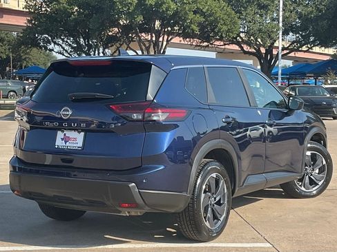 Used 2025 Nissan Rogue SV FWD image 5