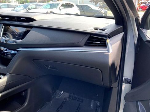 Used 2023 Cadillac XT5 Luxury AWD/4WD image 16