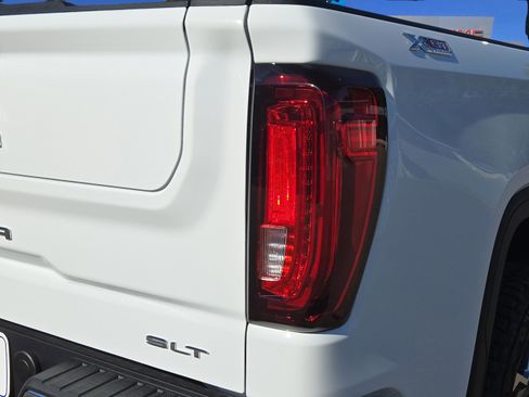 New 2026 GMC Sierra 1500 SLT w/ SLT Premium Plus Package AWD/4WD image 11